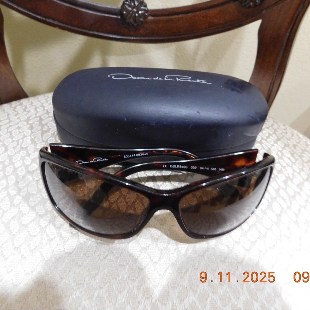Oscar de la Renta Dark Brown Sunglasses ODLRS 400 $300 Not cheaper line - Picture 2 of 6
